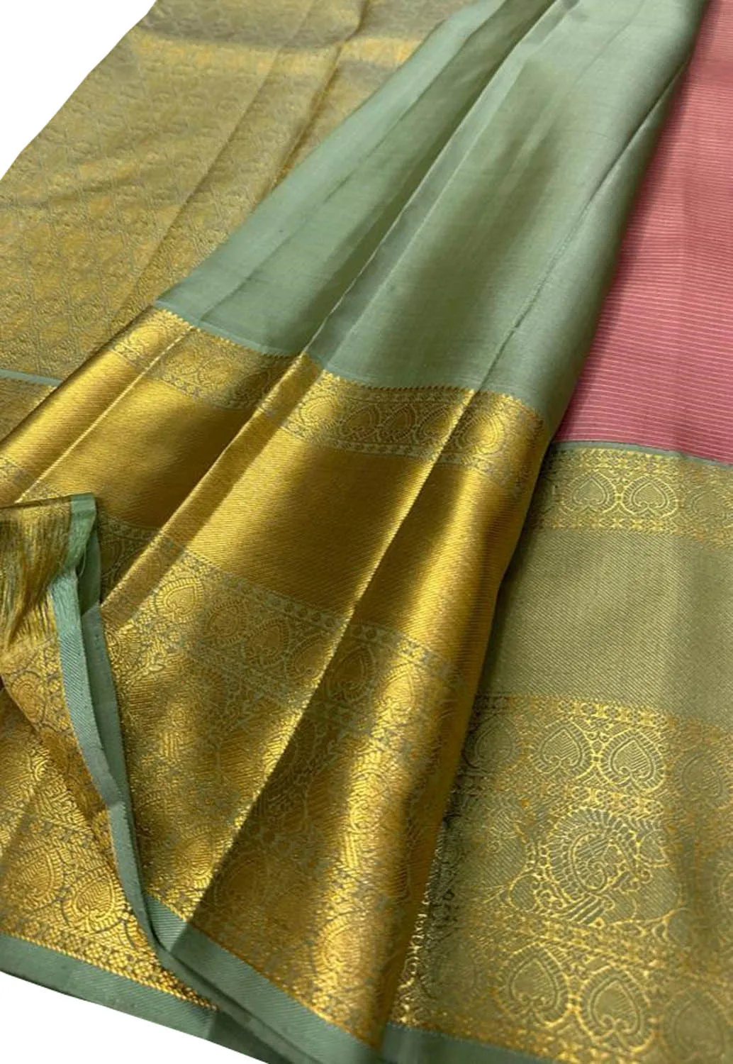 Elegant Pink Kanjeevaram Silk Saree: Timeless Beauty