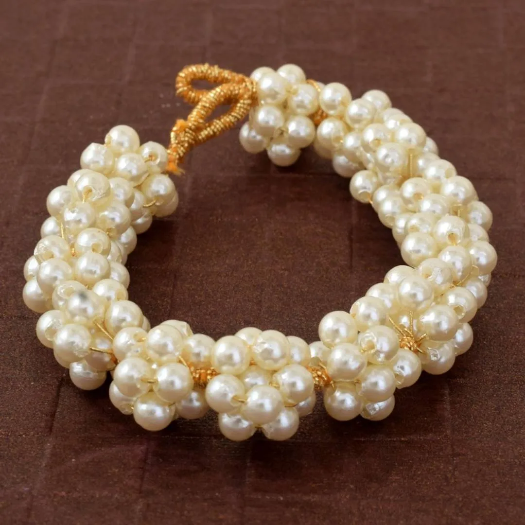 Trendy Pearl Gajra for Women
